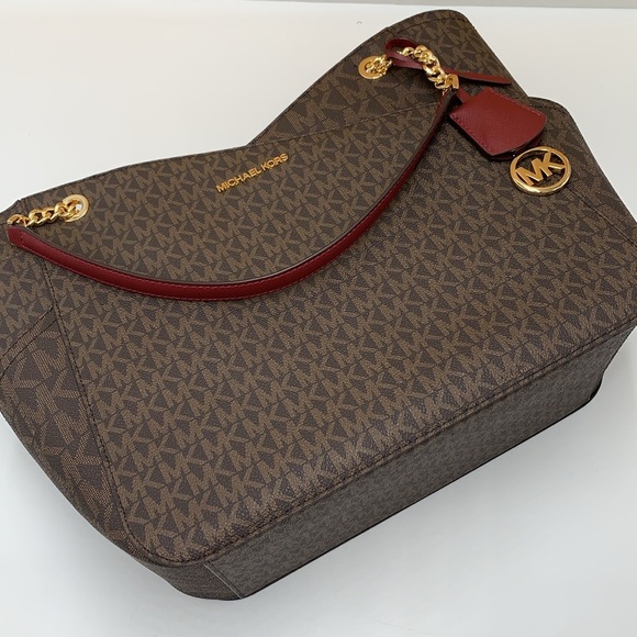 MICHAEL KORS 
Jet Set Large Logo Tote Shoulder Bag
COLOR DARK CHERRY
NWT - Picture 5 of 16